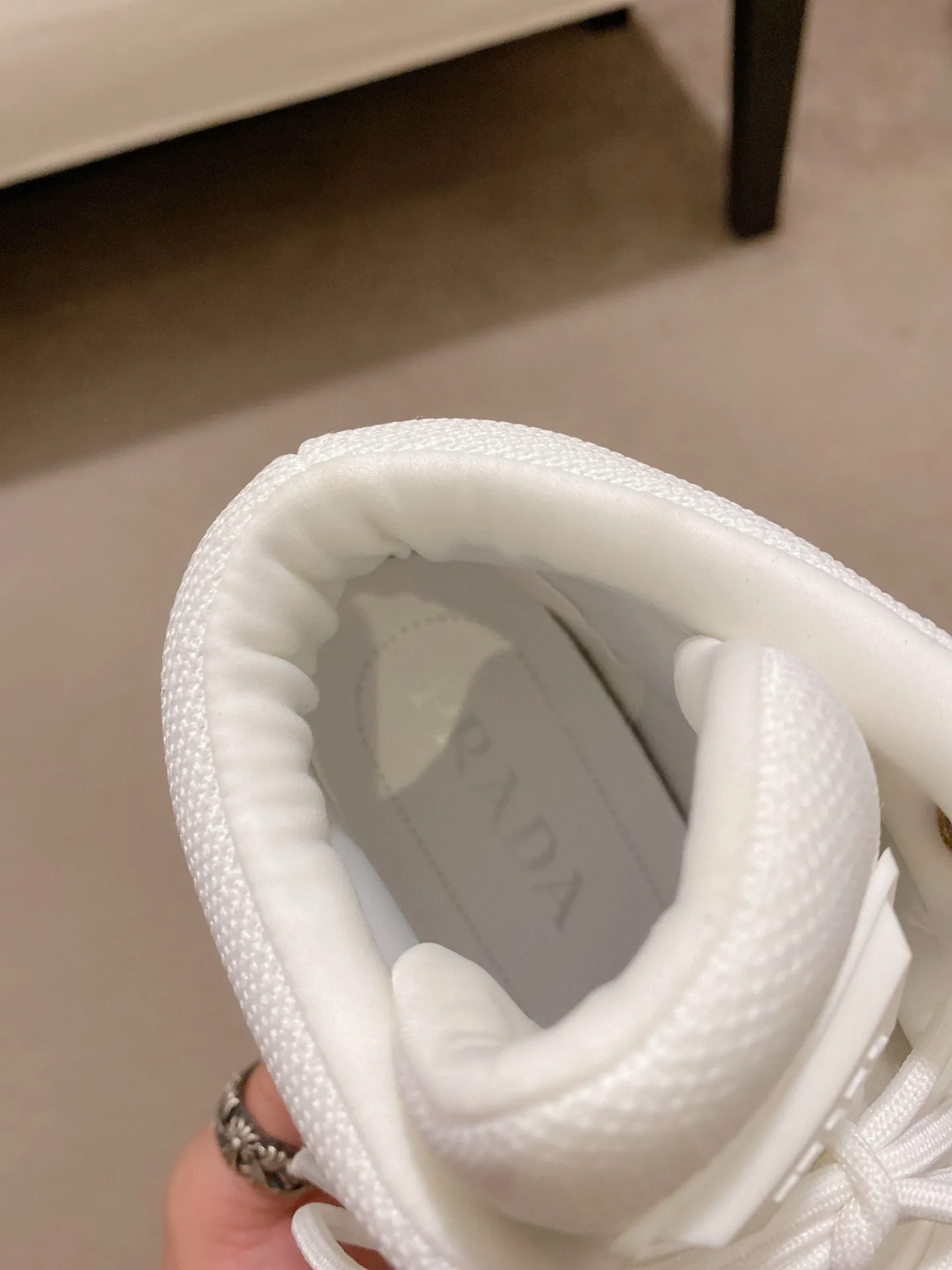 Men's shoes 💰 660💰 ✔️✔️✔️High version for couples 👫 High-quality new PRADA (Prada) counters are launched simultaneously, new men's shoes, 😘fabrics are selected from first-layer cowhide. Lining: imported elastic mesh➕cowhide lining. 👍🏿High-end☄️Open-molded non-slip rubber outsole, exquisite lines, simple and elegant, comfortable and high-end for leisure travel. Number of yards: 35 to 44. Can be customized: 45 46 yards